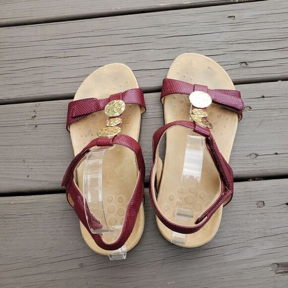 Vionic Farra Lizard Red Faux Leather Embossed Gold Metal Medallion Sandals 8.5 W - Picture 9 of 10